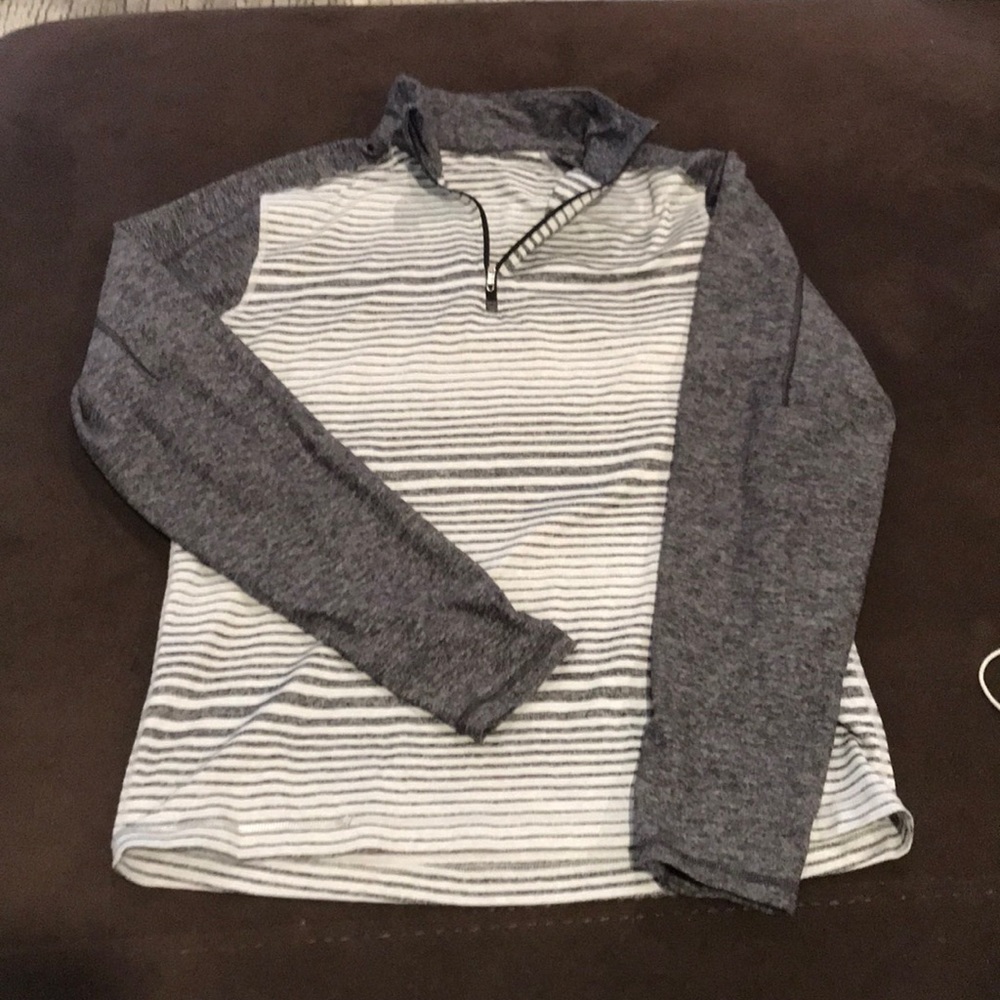 Large men’s Lululemon 3/4 zip